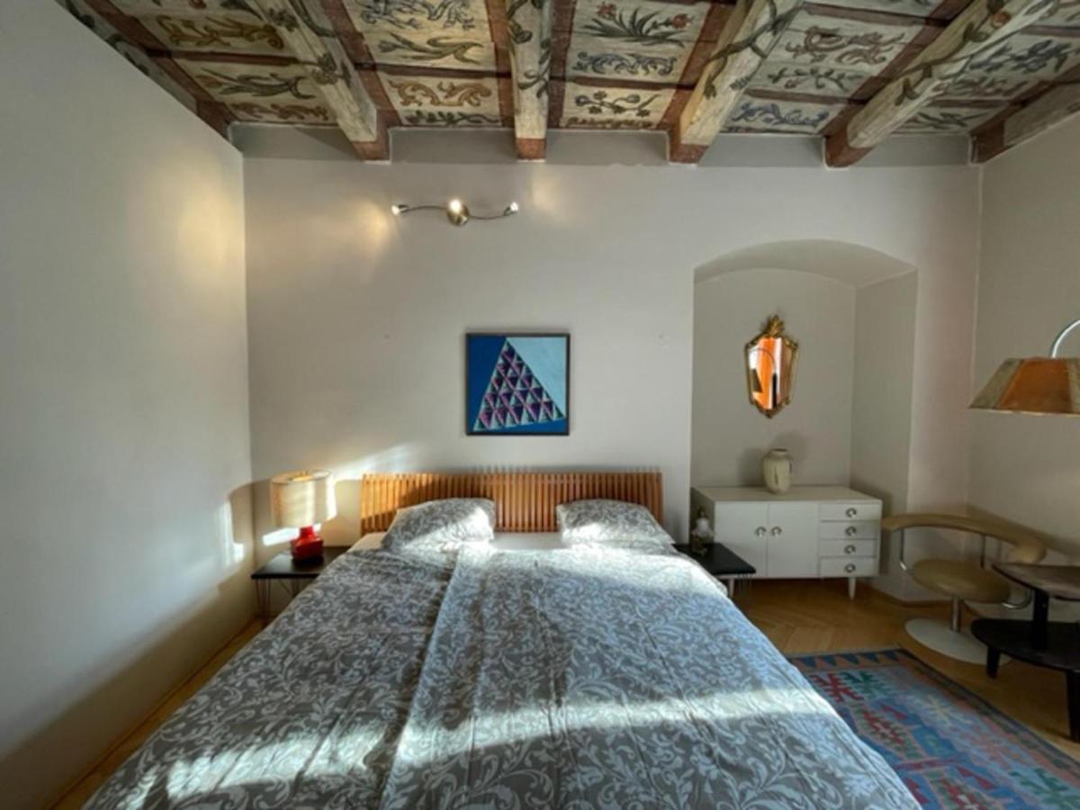 Cool Historical 1 Bedroom In Mala Strana * Prague